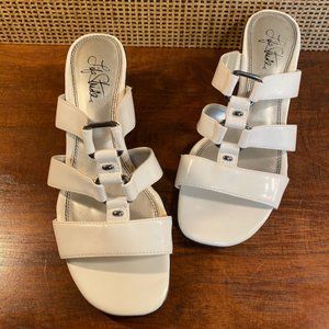 8 1/2M Life Stride White Patent Mod Sandal